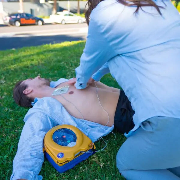 HeartSine Samaritan 350P Semi-Automatic Public Access Defibrillator (Global supply shortage - please call for alternative)